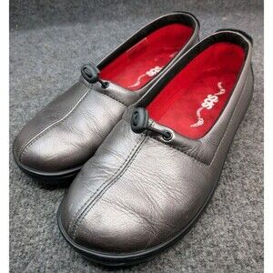 SAS Women’s Comfort Flats 7.5 M Pewter Leather Slip On Made in USA